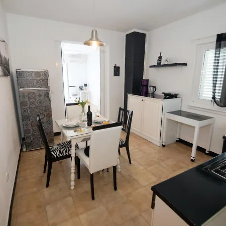 Eneja Apartment *