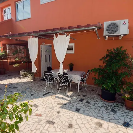 Eneja Apartament *