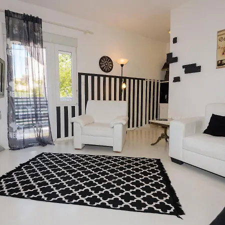 Eneja Apartment