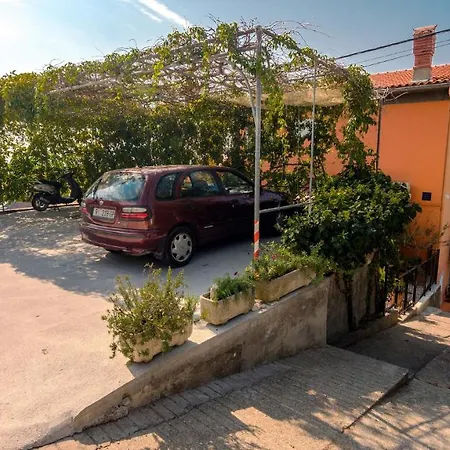 Eneja Apartment